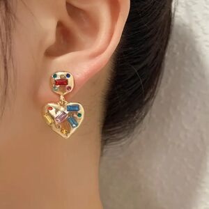 New Lightweight Heart-Shaped Alloy Earrings – Cute & Unique Everyday Jewerly